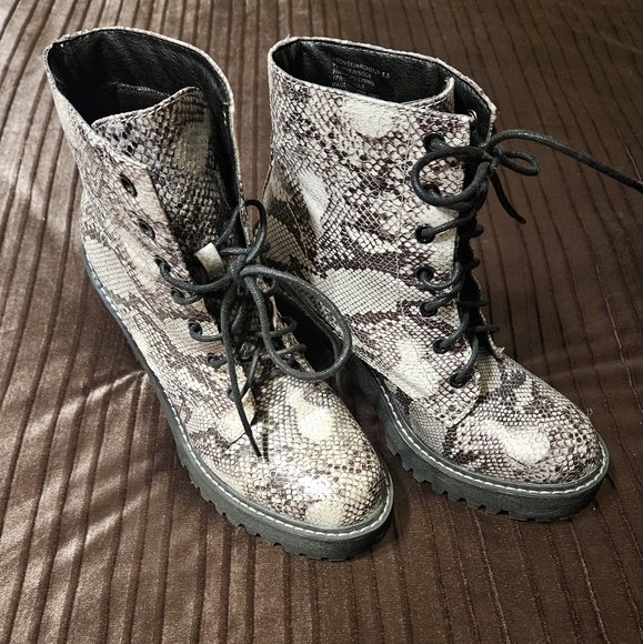 Madden Girl Archie Platform Combat Boots, Snakeprint - Picture 7 of 10